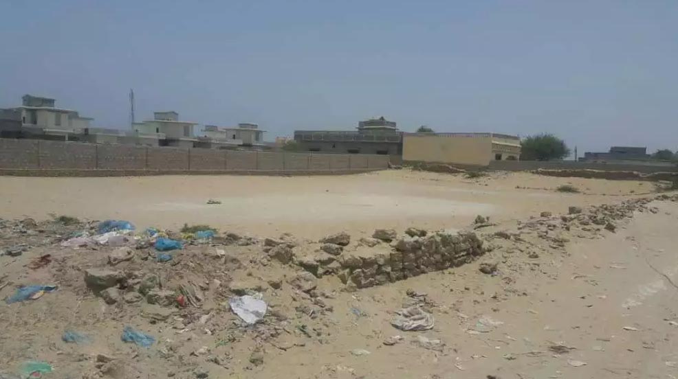 Plot 120 sqyards in developed area of gawader