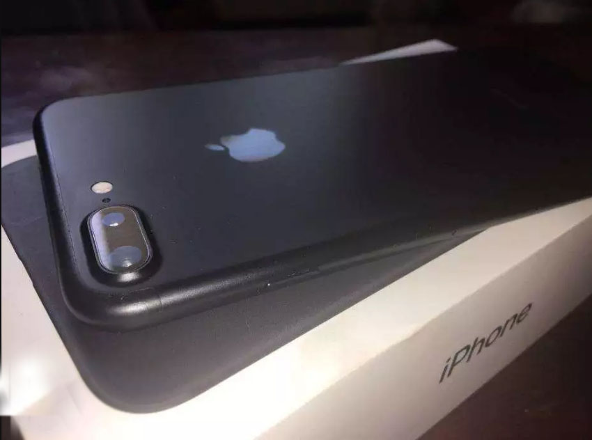 Apple iPhone 7 Plus – 32GB – Black